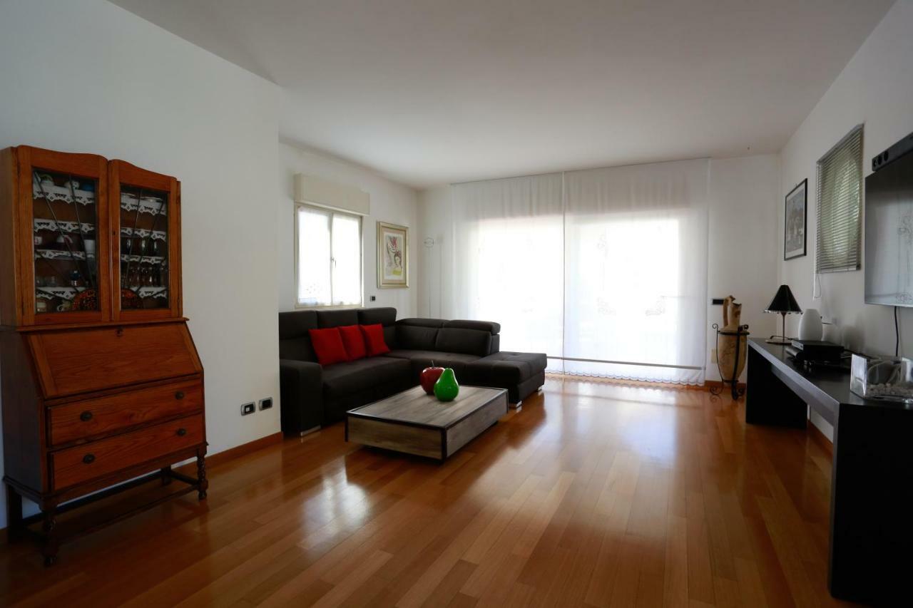 L'Ippocampo Guest House Sabaudia Eksteriør bilde